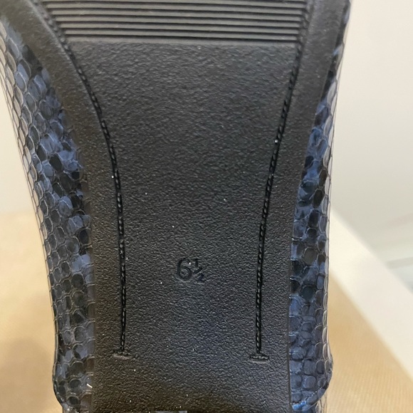 Old Navy booties, blue snake print, size 6.5 - Picture 4 of 5